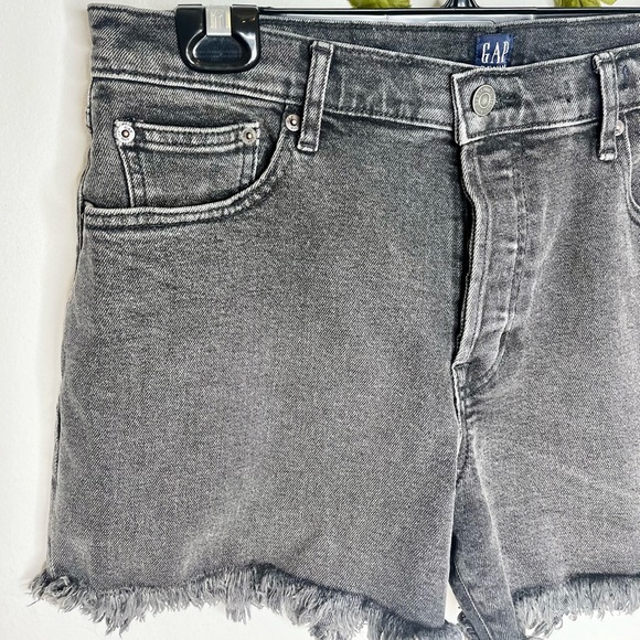 Gap Frayed Hem Denim Shorts - Picture 2 of 7